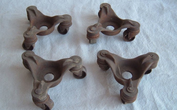 4 Antique Cast Iron Furniture Casters Piano Movers Rollers Wheels