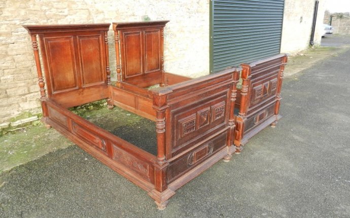 Antique Bedroom Furniture UK : Antique Beds, Antique Wardrobes