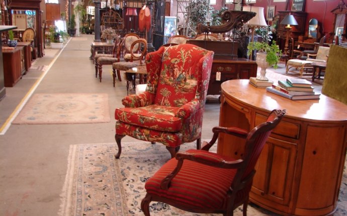 Consignment Furniture, Oregon - Monticello Antique Market