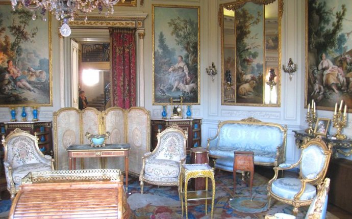 Design History: French Louis XV Style