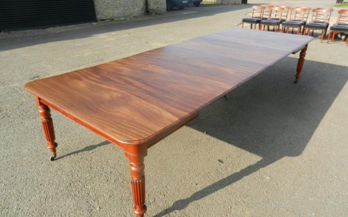 Handsome 4 Metre Late Georgian Regency Period Mahogany Extending