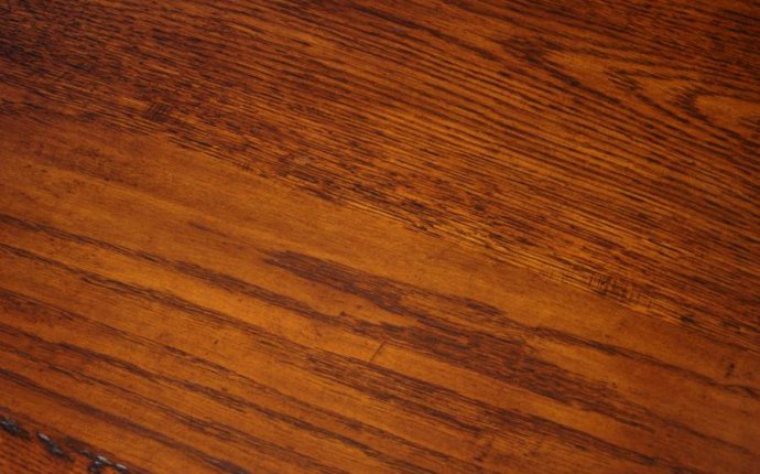 How to Tell the Difference Between Wood Types In Antique Furniture