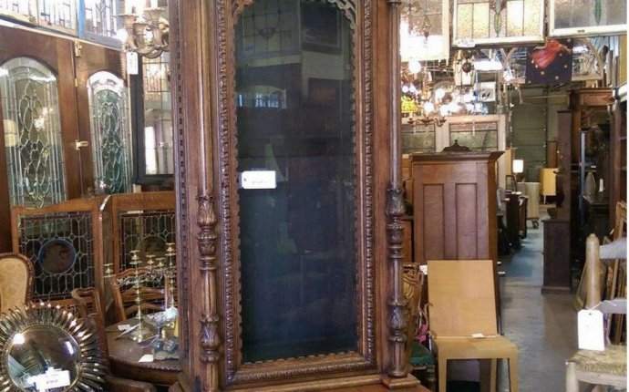 Lots of Furniture Antiques Warehouse: Dallas Shopping Review