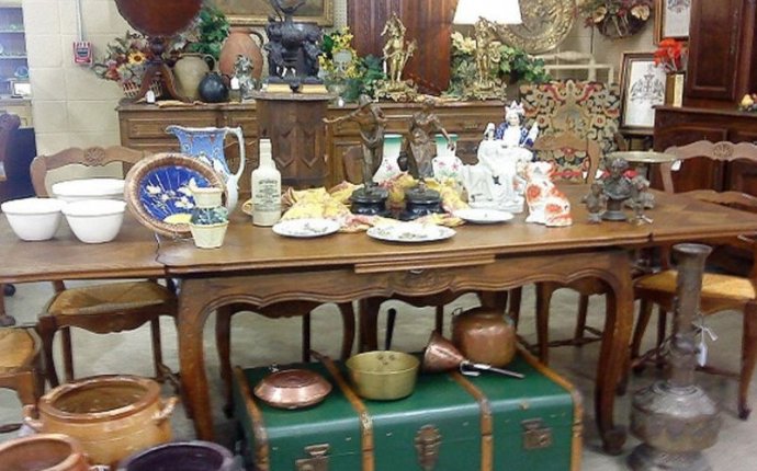 Relics Antique Mall, Tea Room & Event Center - Springfield