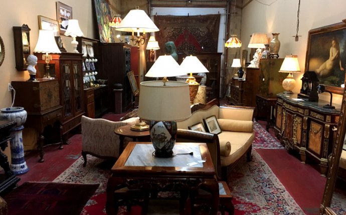 Taylor Antiques - Kelowna BC, buy and sell antiques and