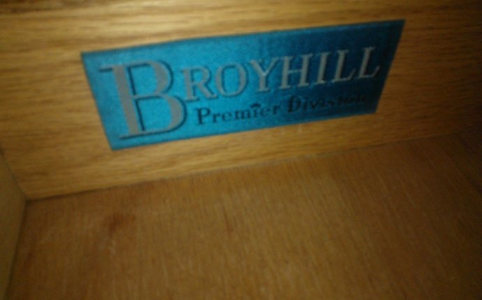 What Broyhill Line Is This From? | My Antique Furniture Collection