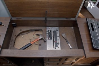 Old House Crazy - DIY - Restore an Old Stereo Console - Breaking Down the Console