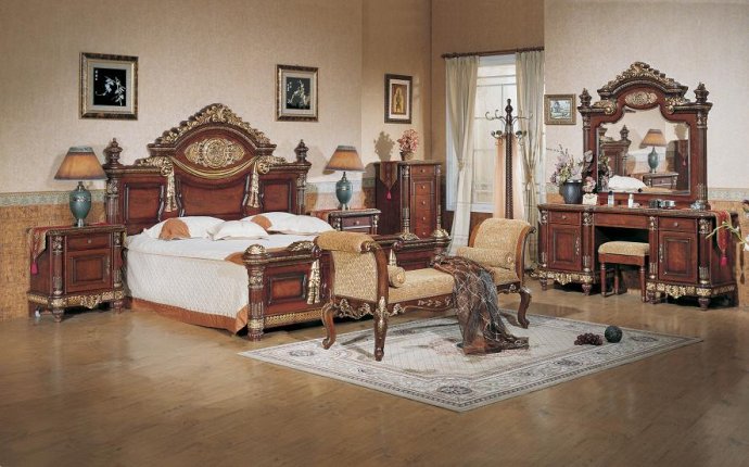 Antique Wood Bedroom furniture